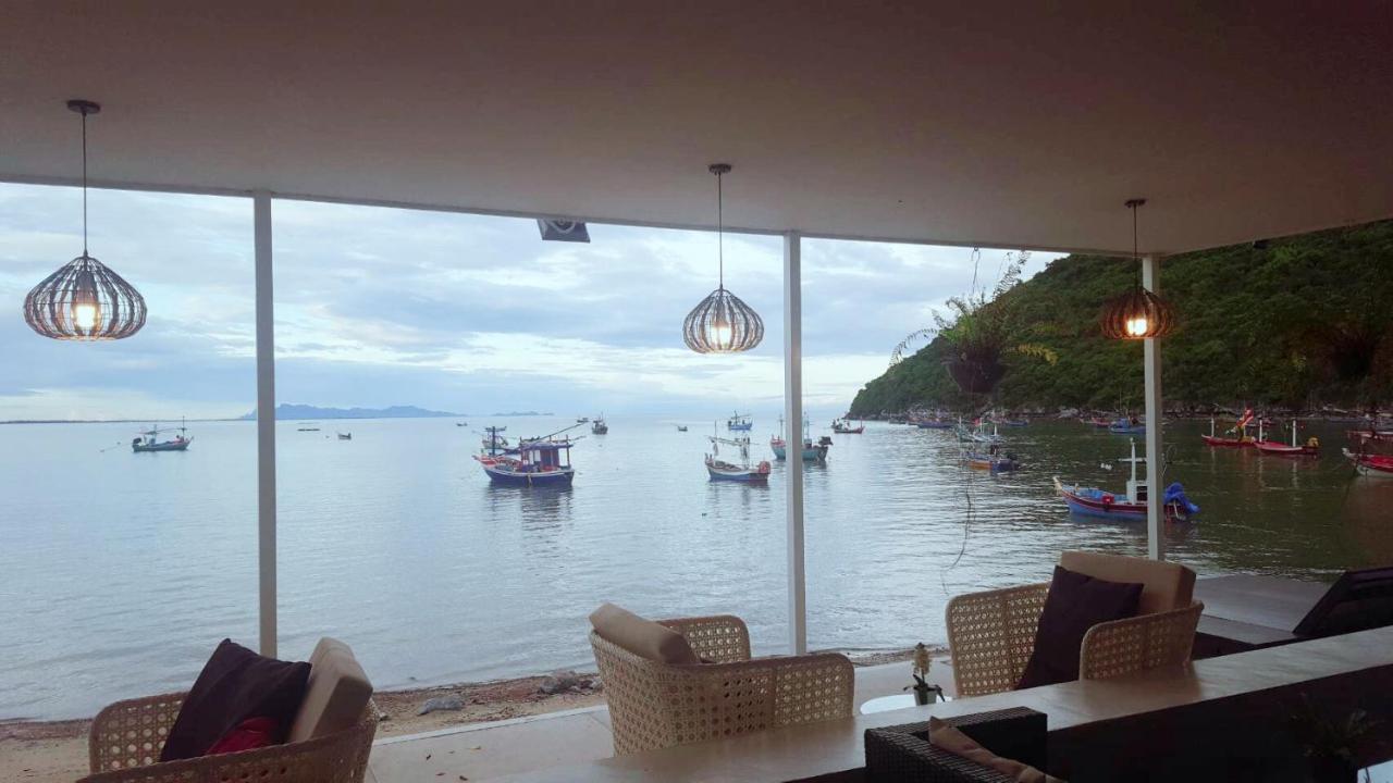 Aownoi Bay Resort Прачуап Кири Кан Екстериор снимка