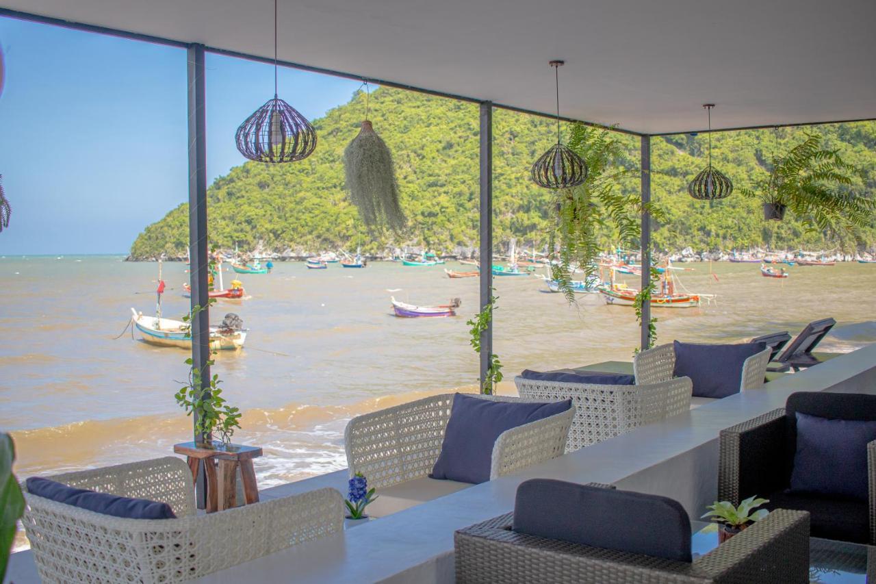 Aownoi Bay Resort Прачуап Кири Кан Екстериор снимка
